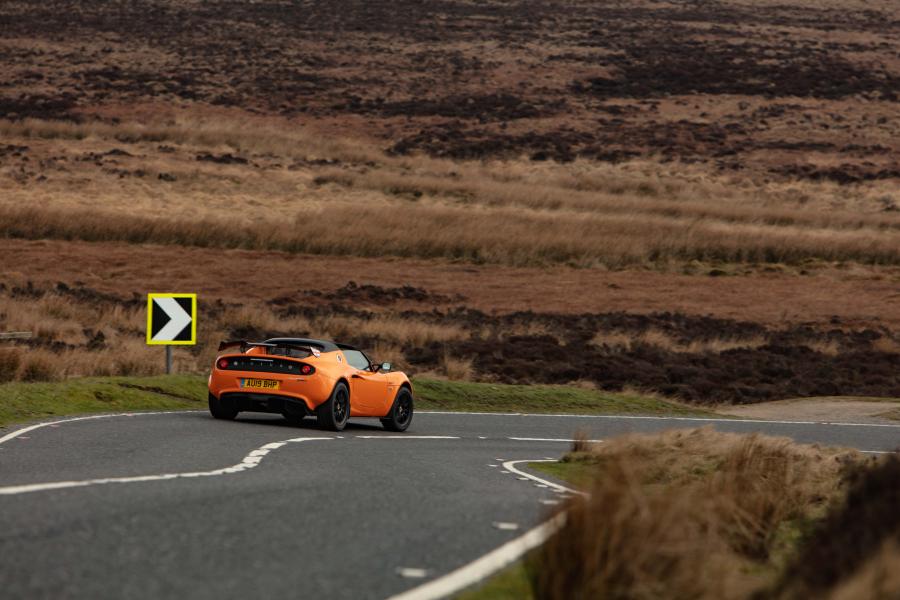  Lotus Elise Cup 250 2017 года  (UK) (фото 4 из 46)